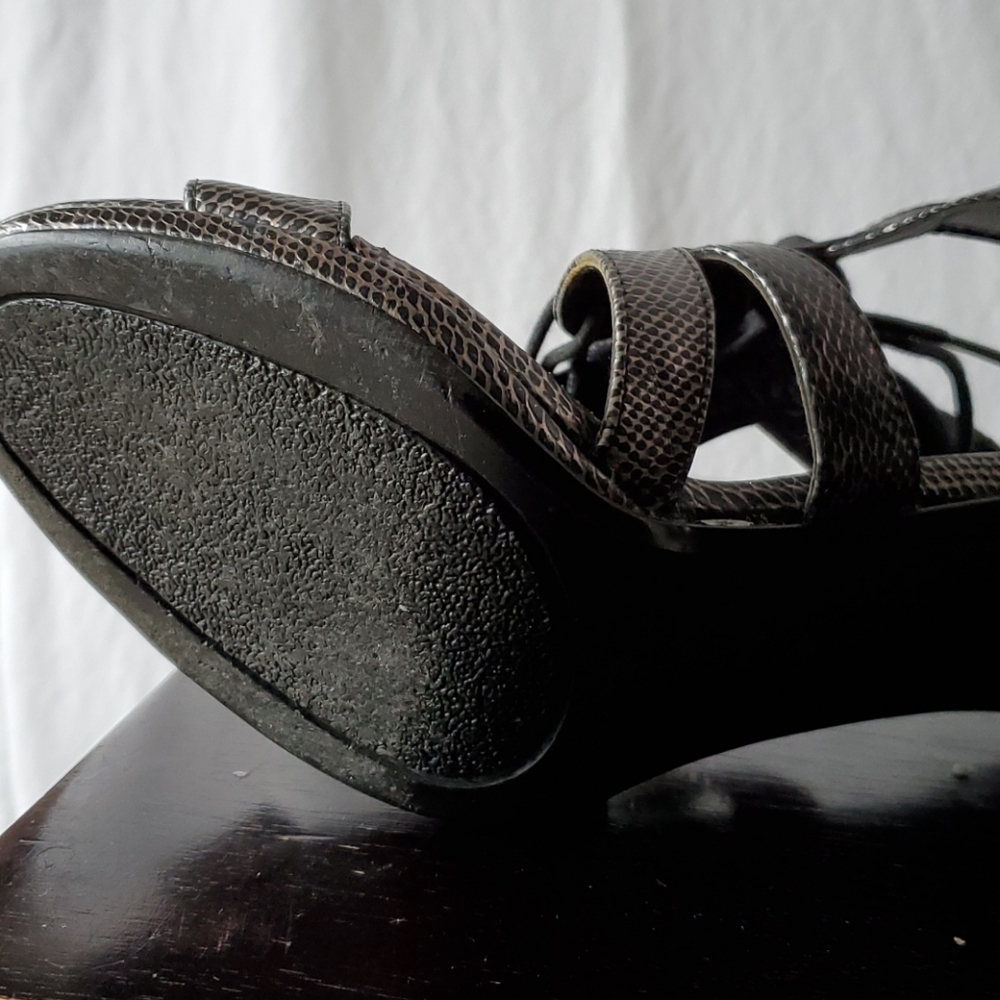 Shoes - Picture 5 of 5